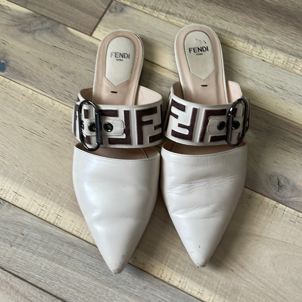 Fendi Flats